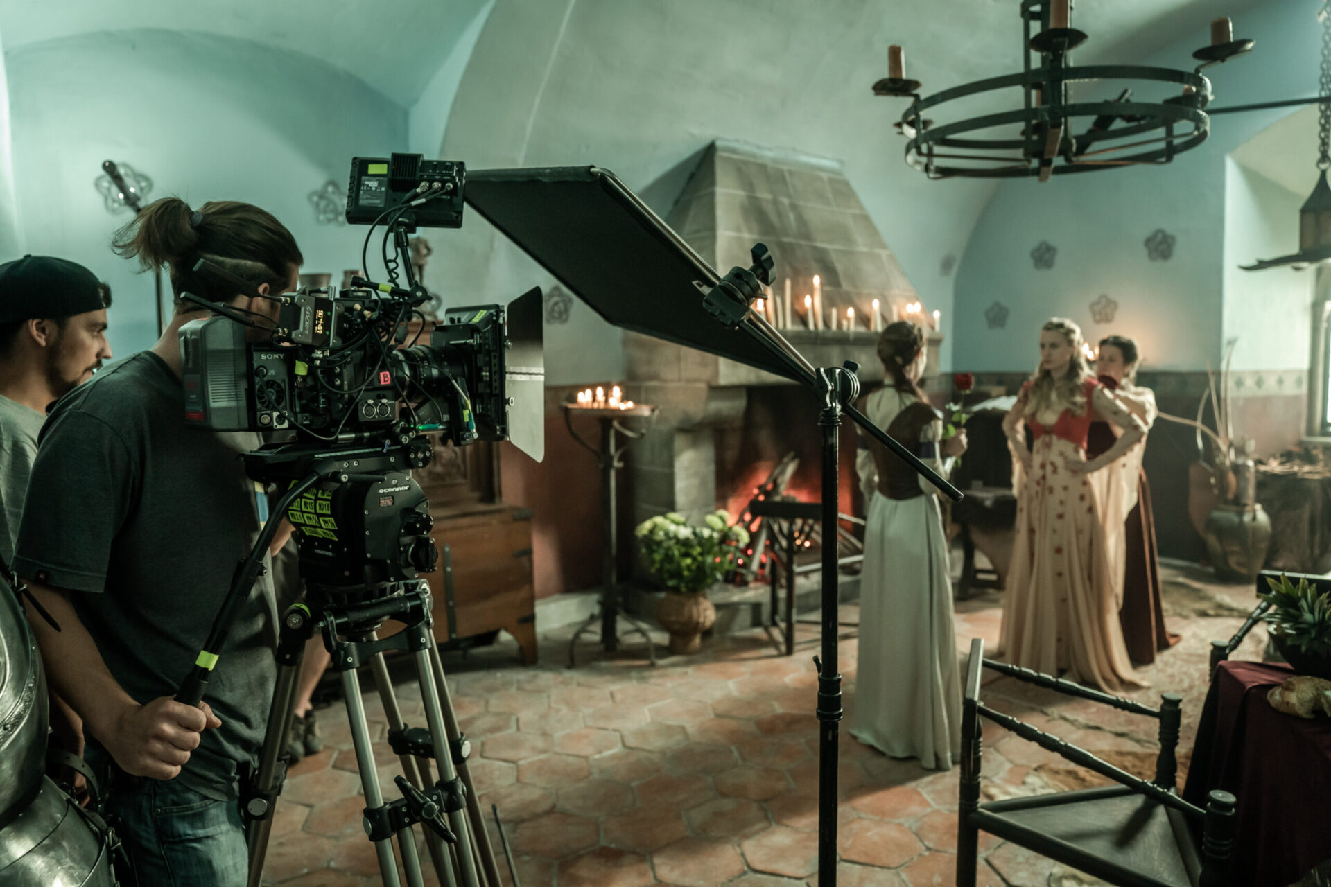 Shooting_at_Film_Set Shooting at Film Set