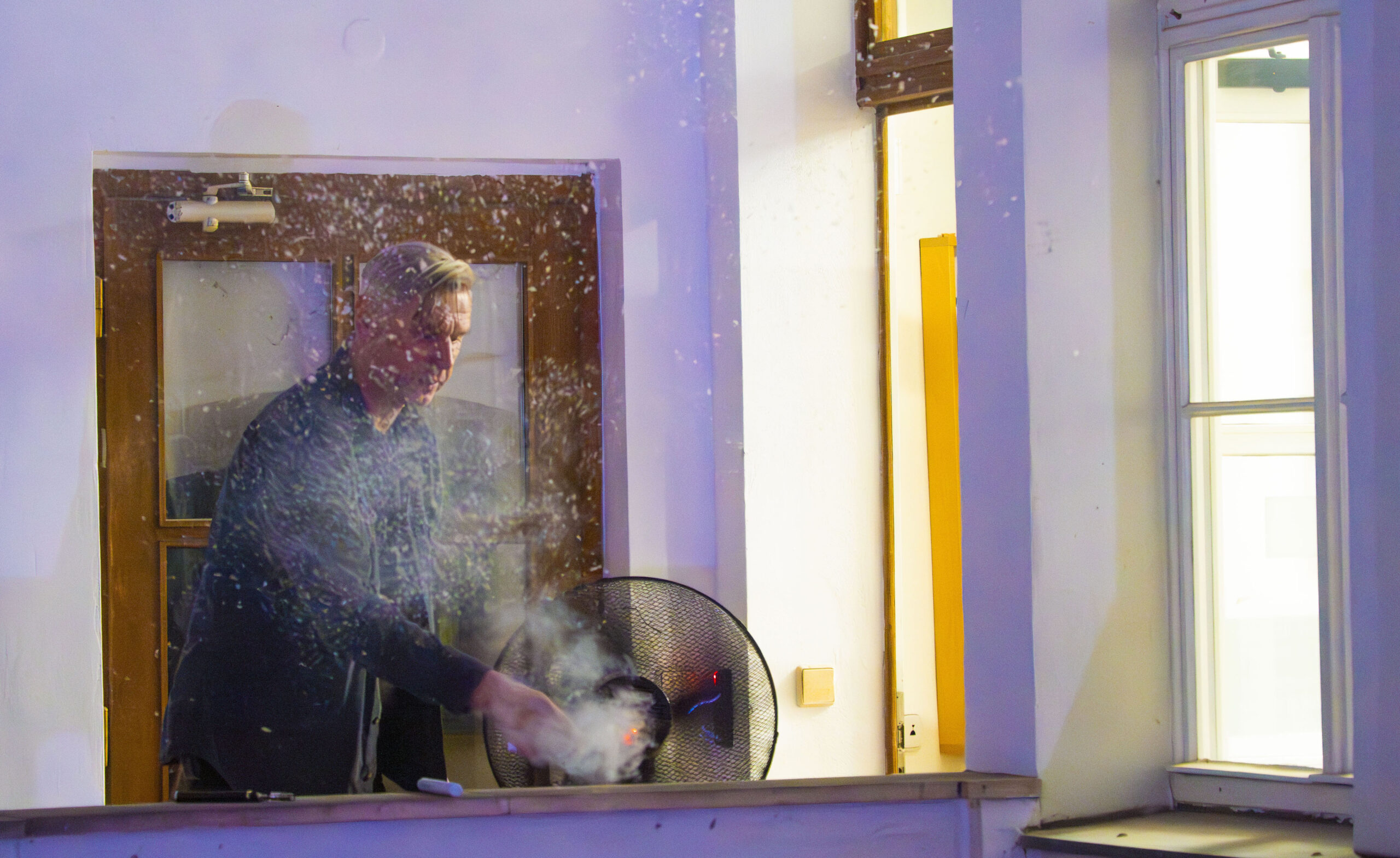 Pavel Sagner burning a snowstick 